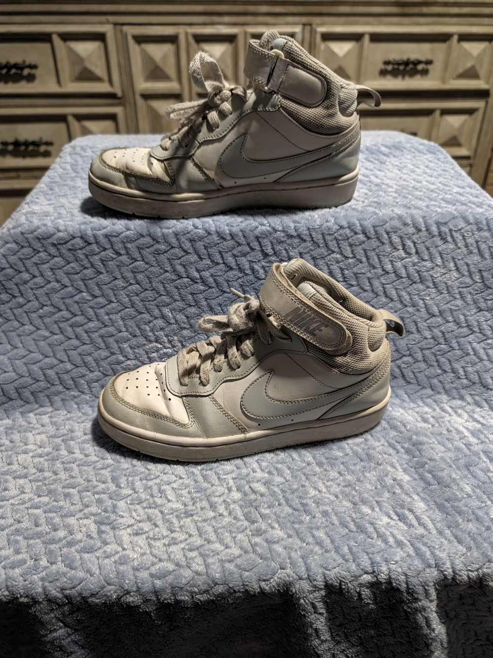 Nike Men’s Mid-Top Sneakers — Light Gray/Off-White